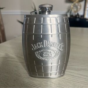 Jack Daniel’s Ild No 7 Stainless Steel 6 oz Barrel Shaped Hip Flask 2007 Whiskey